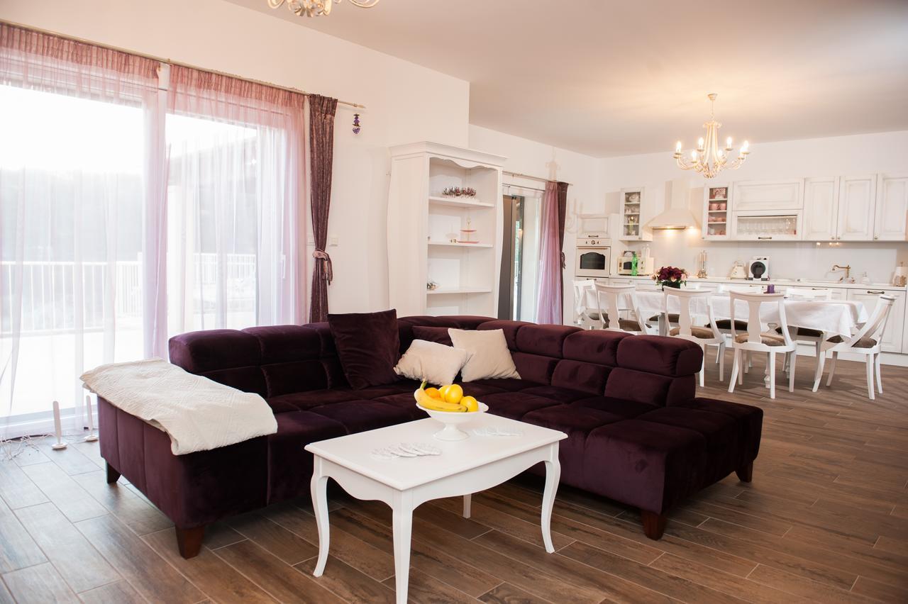 Luxury Villa Kate - In Lucice Bay With Turquoise Sea, Amazing Seaviews, And Heated Pool Milna  Exterior foto