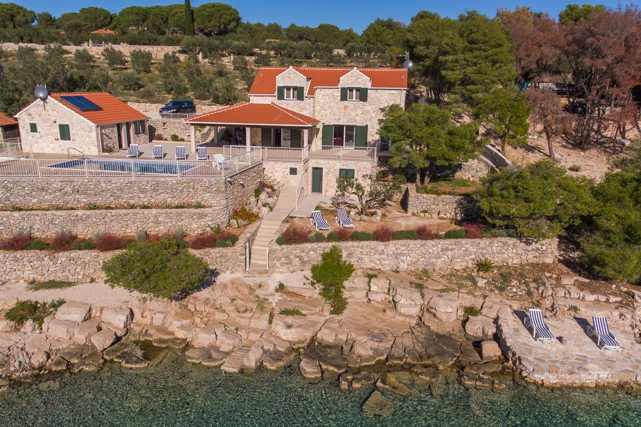 Luxury Villa Kate - In Lucice Bay With Turquoise Sea, Amazing Seaviews, And Heated Pool Milna  Exterior foto