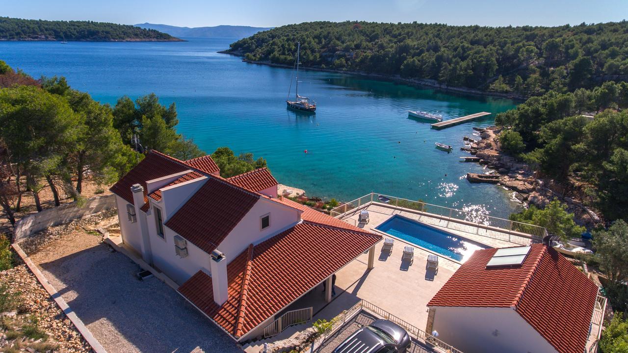 Luxury Villa Kate - In Lucice Bay With Turquoise Sea, Amazing Seaviews, And Heated Pool Milna  Exterior foto