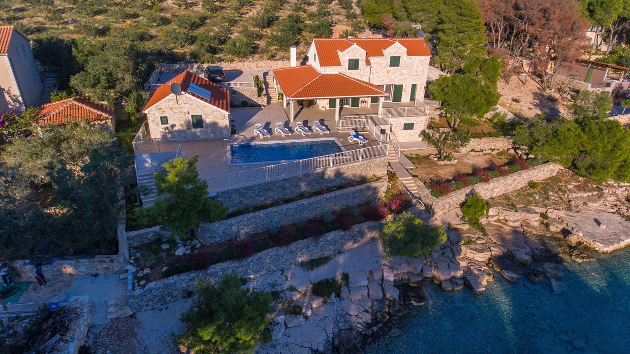 Luxury Villa Kate - In Lucice Bay With Turquoise Sea, Amazing Seaviews, And Heated Pool Milna  Exterior foto