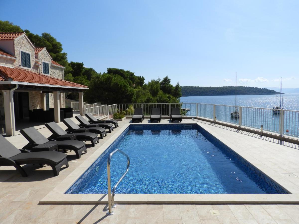 Luxury Villa Kate - In Lucice Bay With Turquoise Sea, Amazing Seaviews, And Heated Pool Milna  Exterior foto